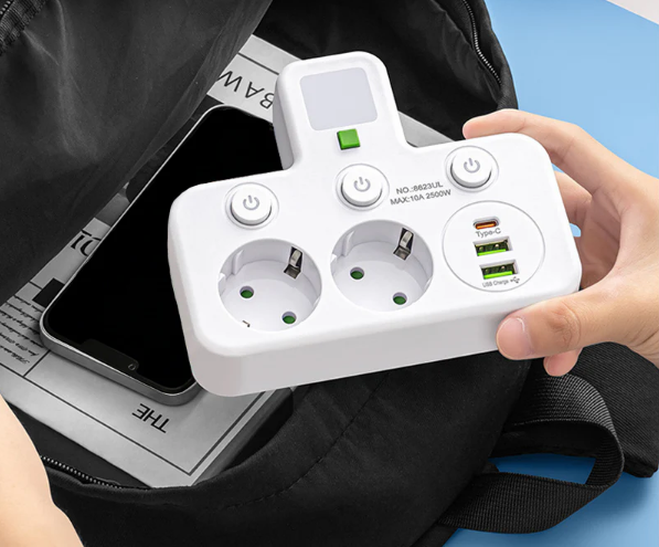 Adaptateur Prise EU 4-en-1 avec Interrupteurs Indépendants & Veilleuse Intégrée